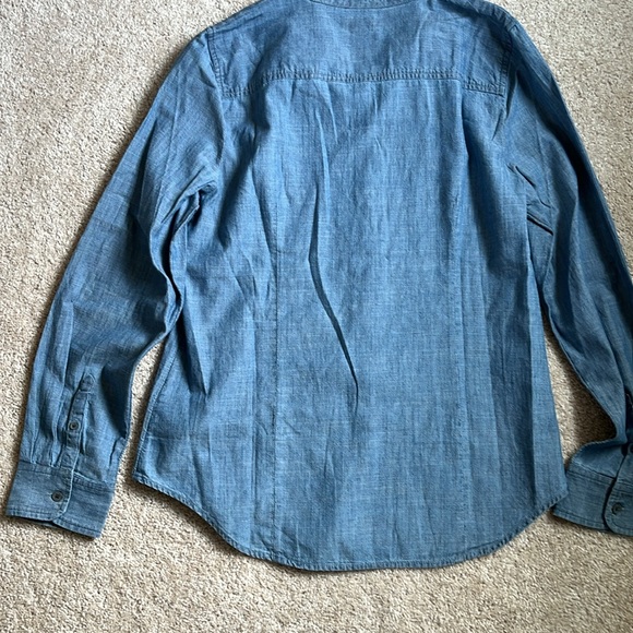 🎉 $50 🎉 NWT J.Crew Factory Chambray shirt with jeweled buttons - Picture 9 of 11